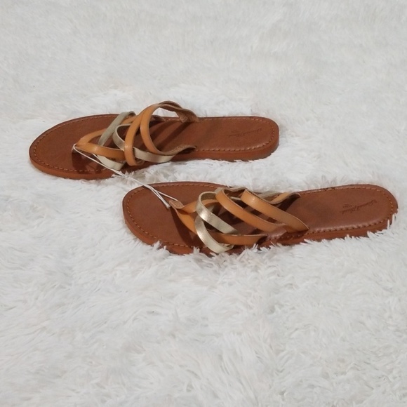 Universal Thread Gold & Tan Strappy Sandals NWOT - Picture 4 of 6